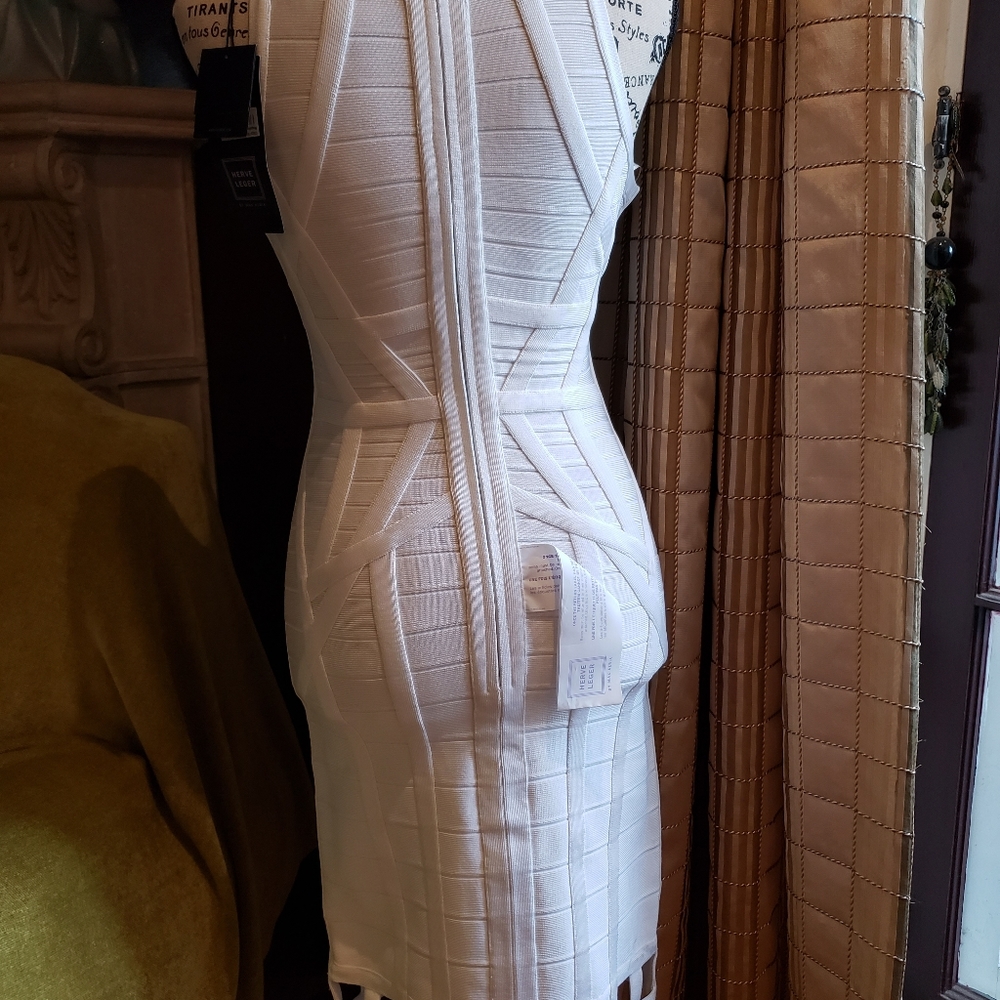 Dress - Picture 3 of 3
